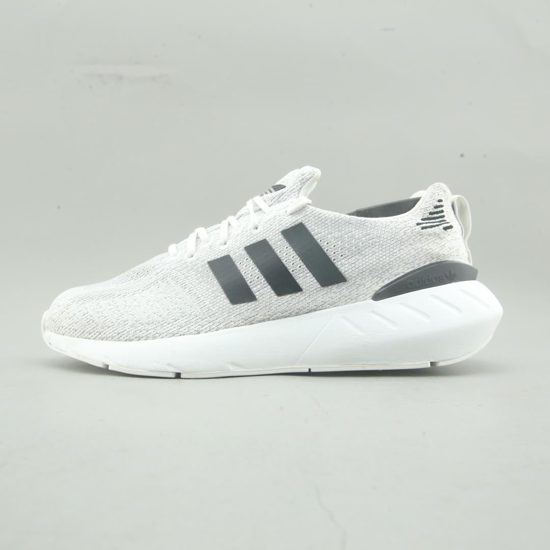ADIDAS SWIFT RUN 22
