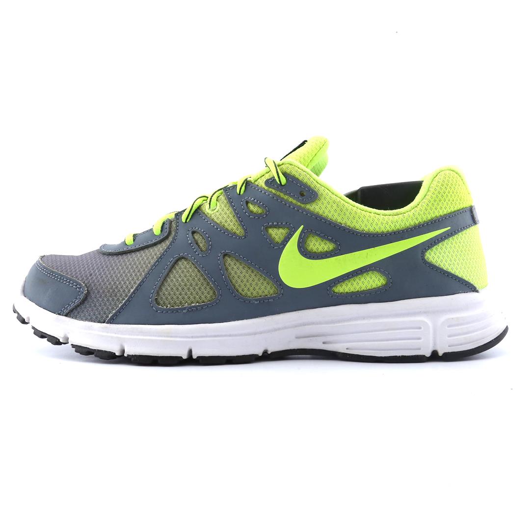 NIKE REVOLUTION 2