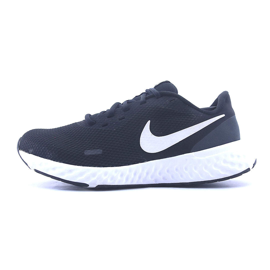 NIKE REVOLUTION 5