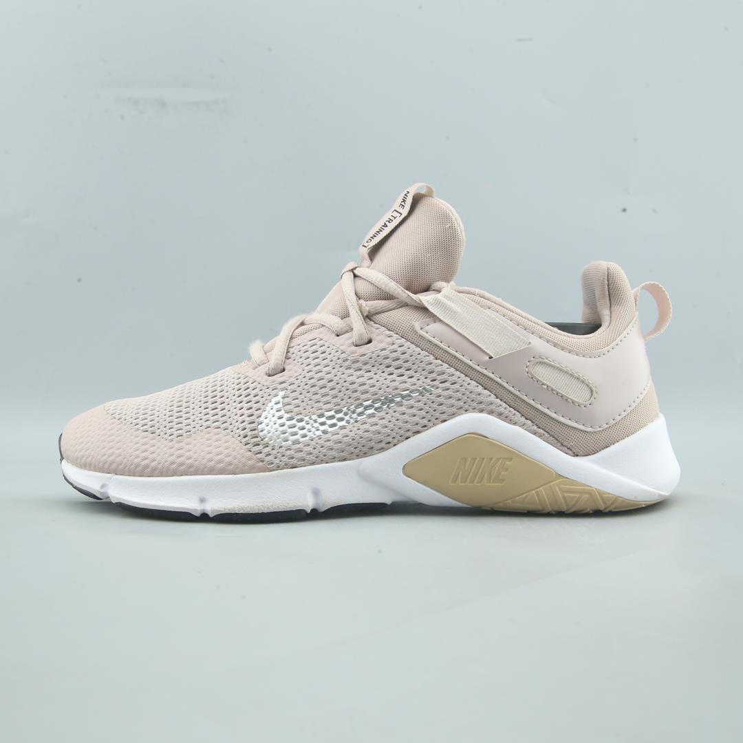 NIKE LEGEND ESSENTIAL