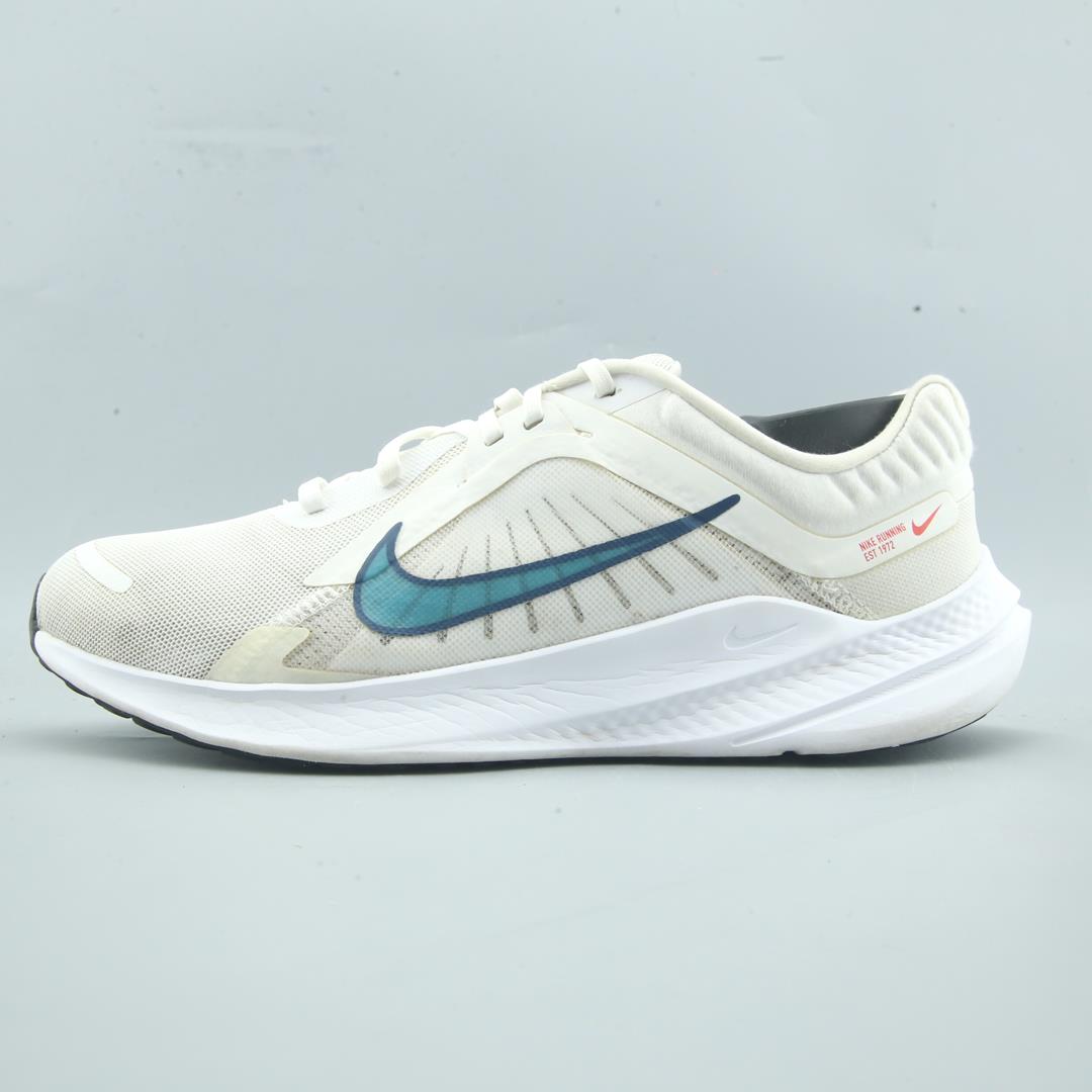 NIKE QUEST 5