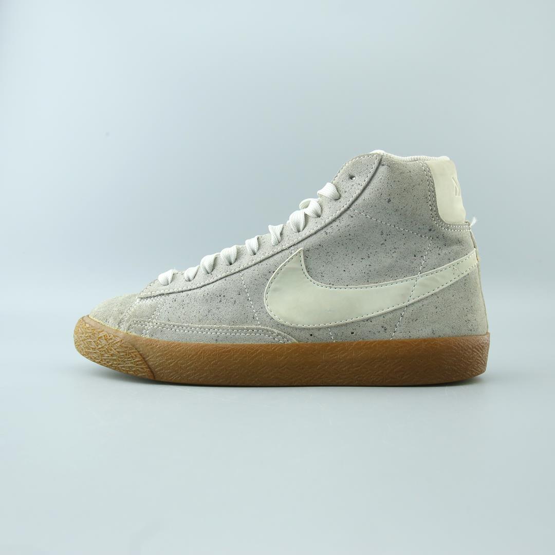 NIKE BLAZER MID