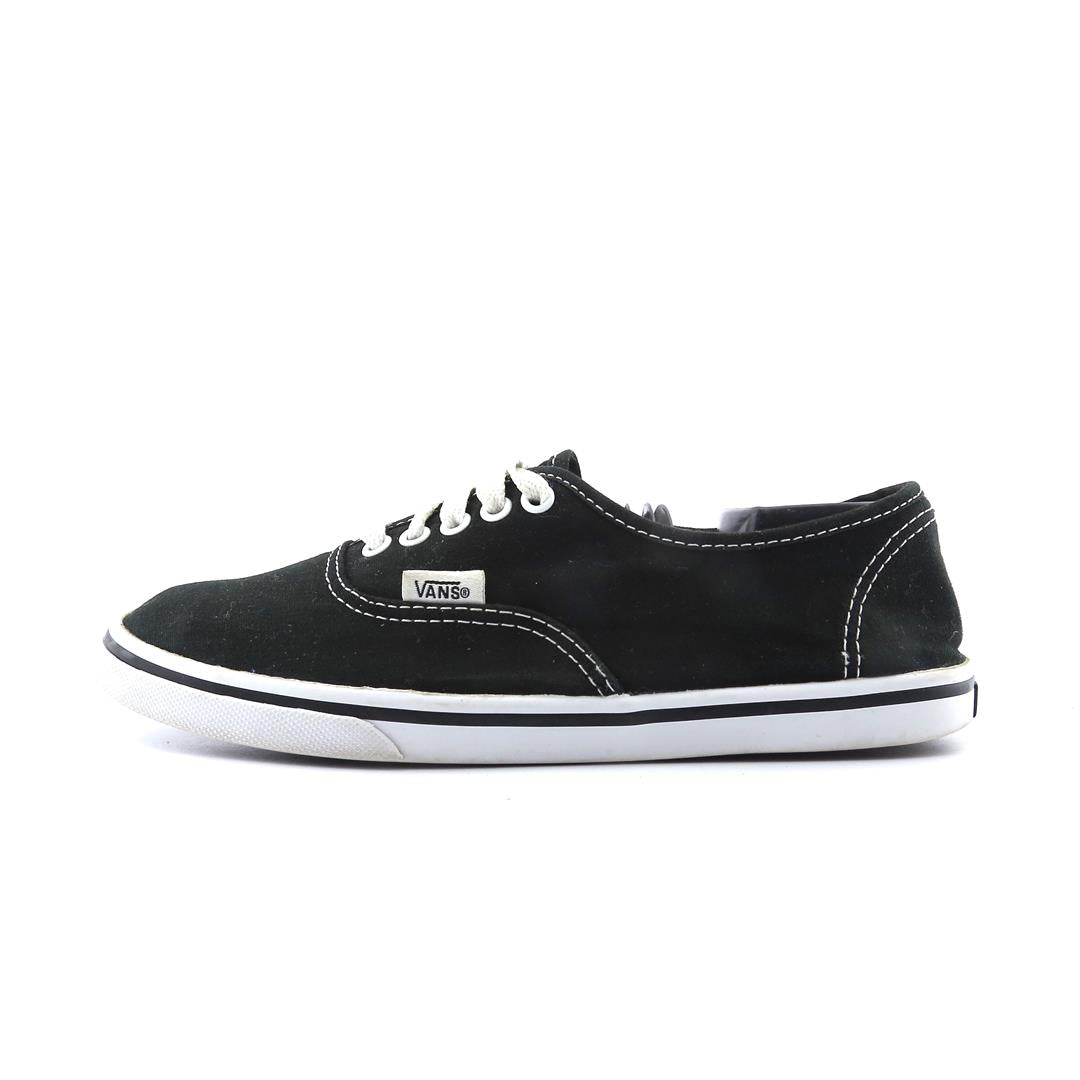 VANS AUTHENTIC