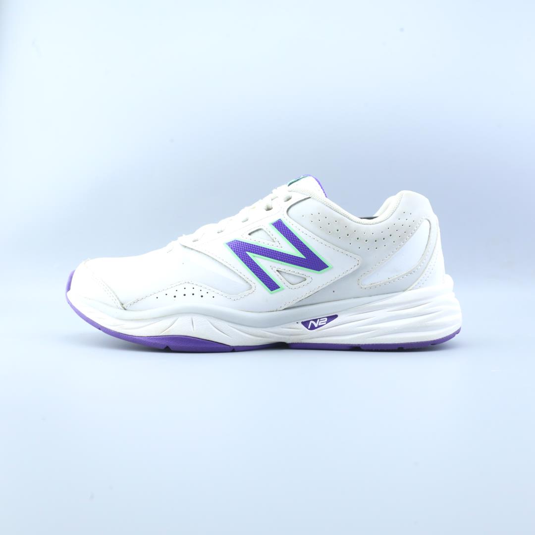 NEW BALANCE 824