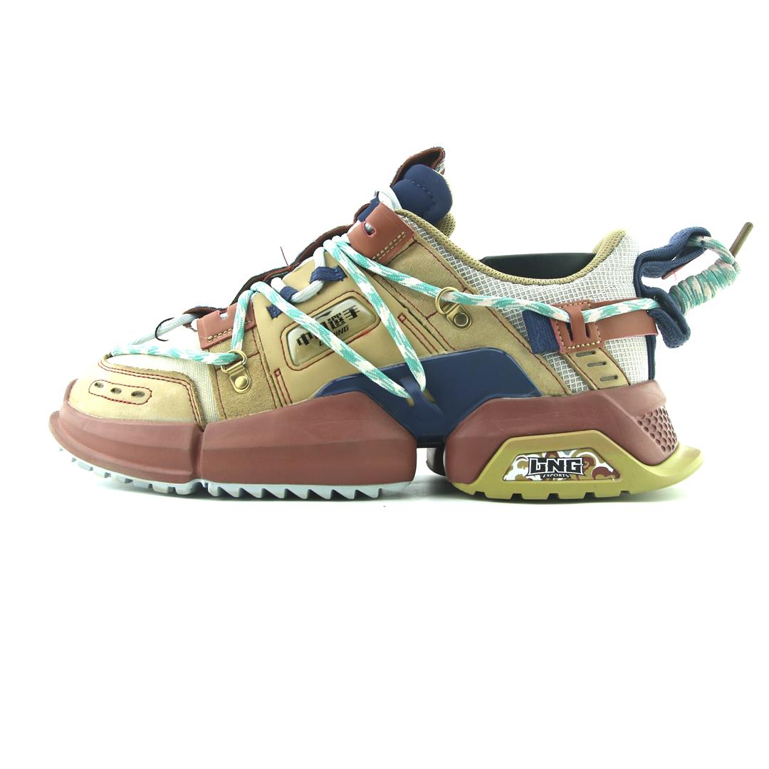LI-NING QI LIN IN THE CLOUDS