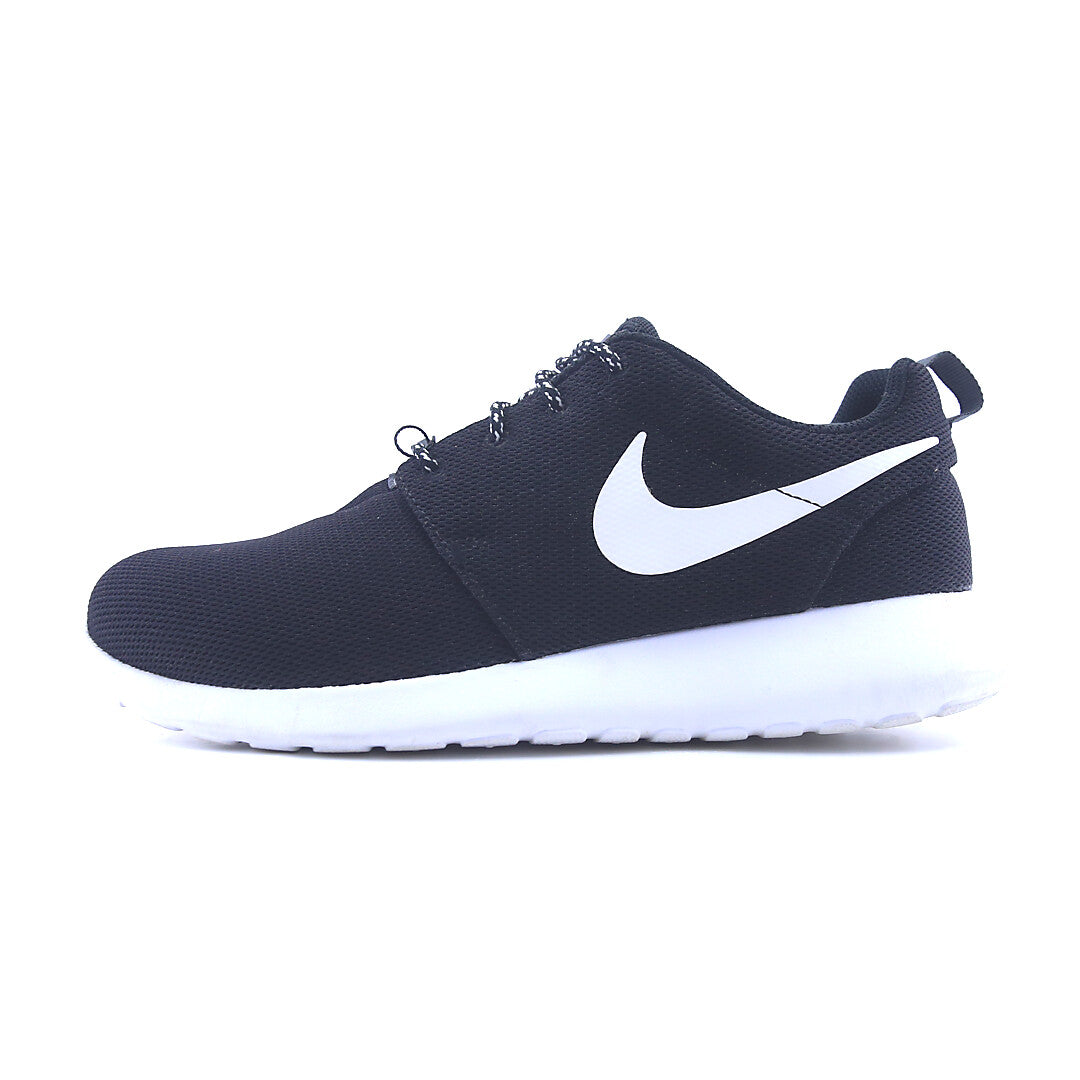 NIKE ROSHE ONE