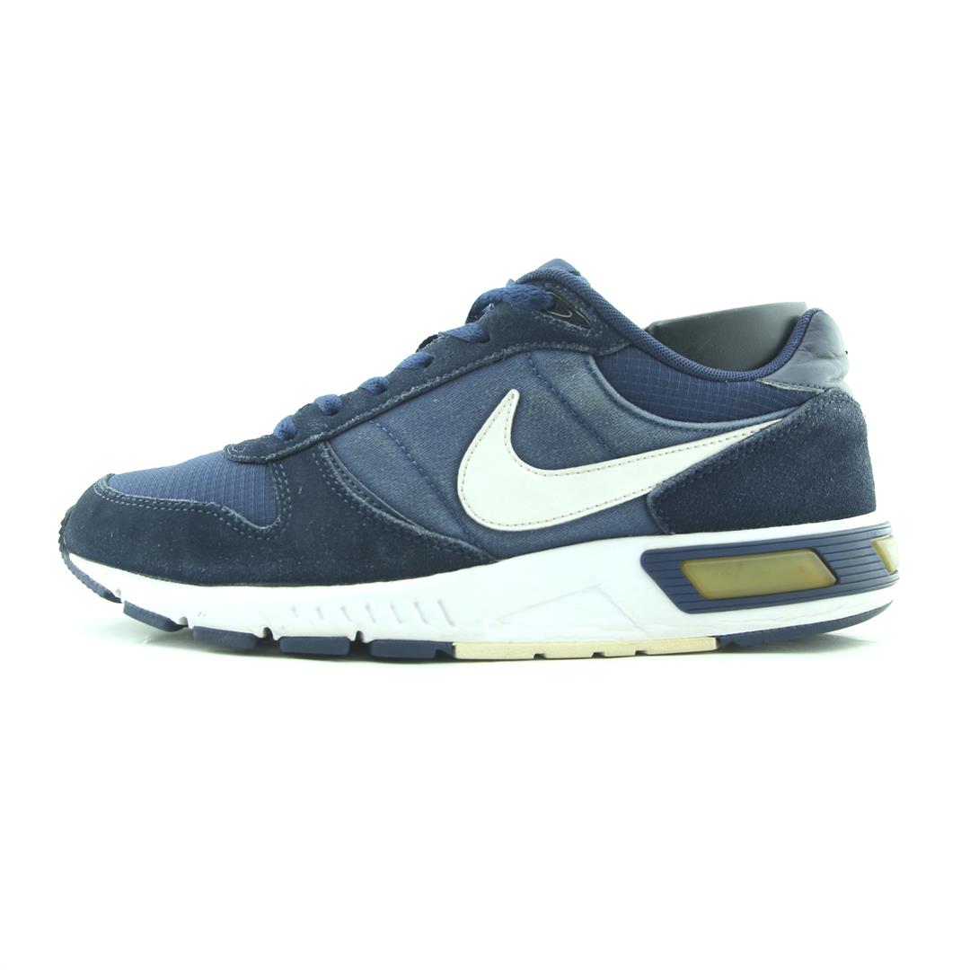 NIKE NIGHTGAZER