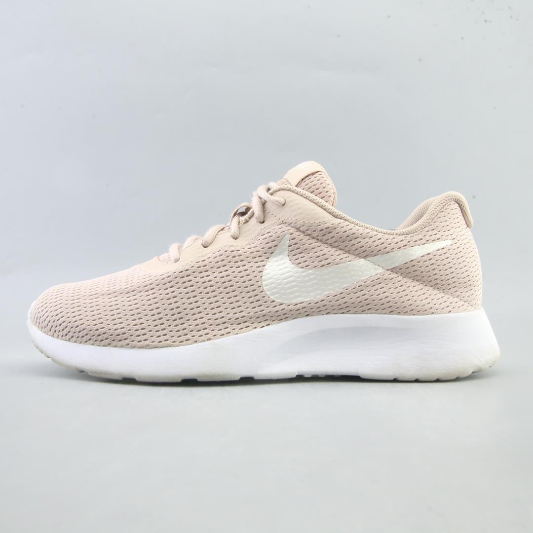 NIKE TANJUN