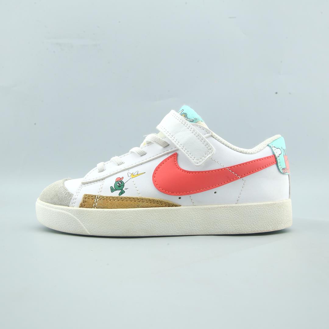 NIKE BLAZER LOW '77