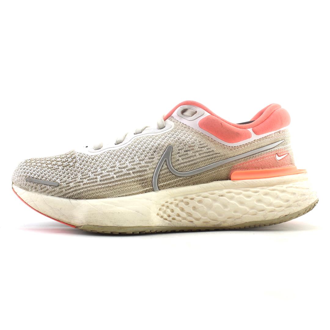 nike running shoes zoomx