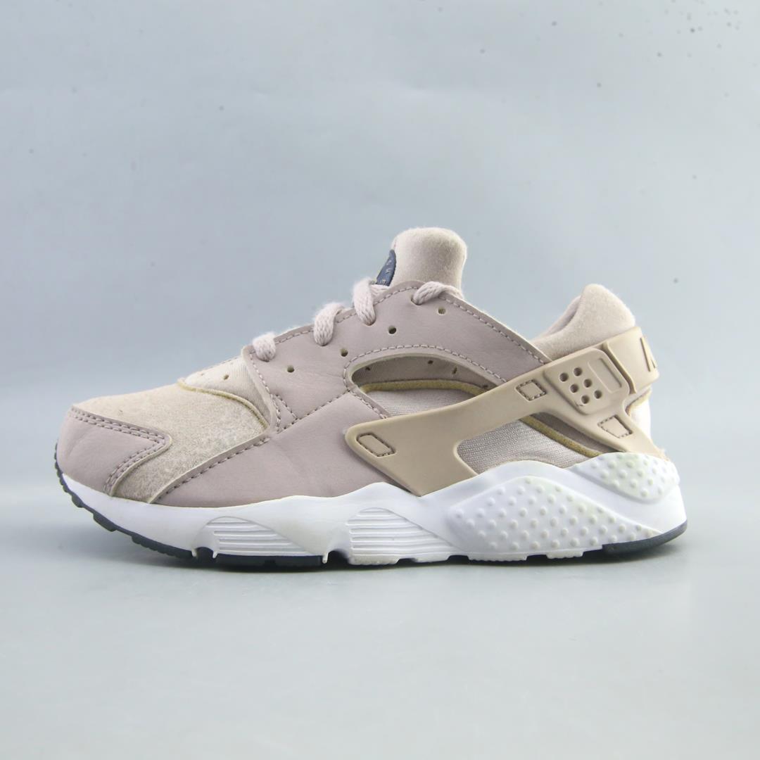 NIKE HUARACHE