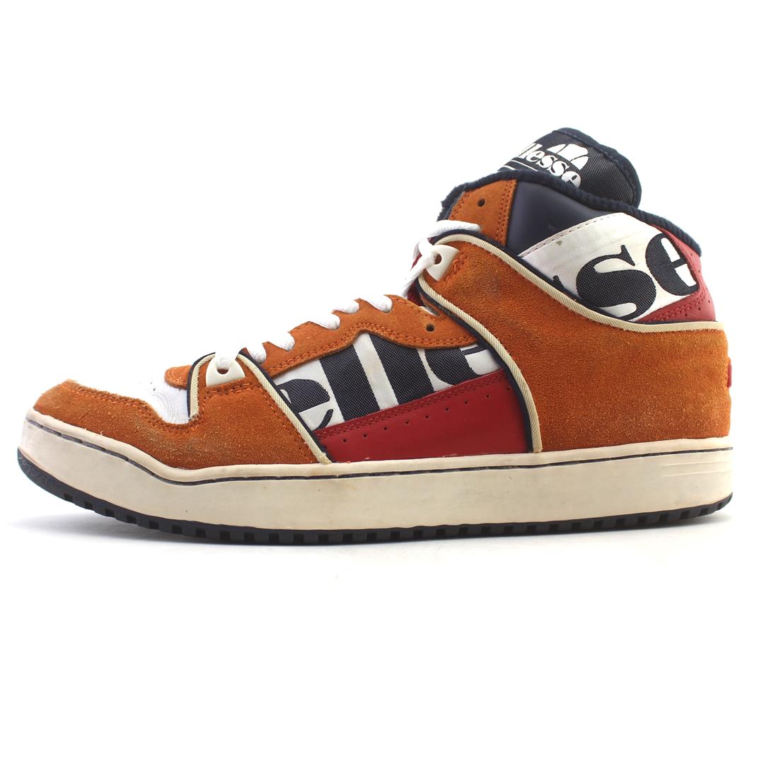 ELLESSE .