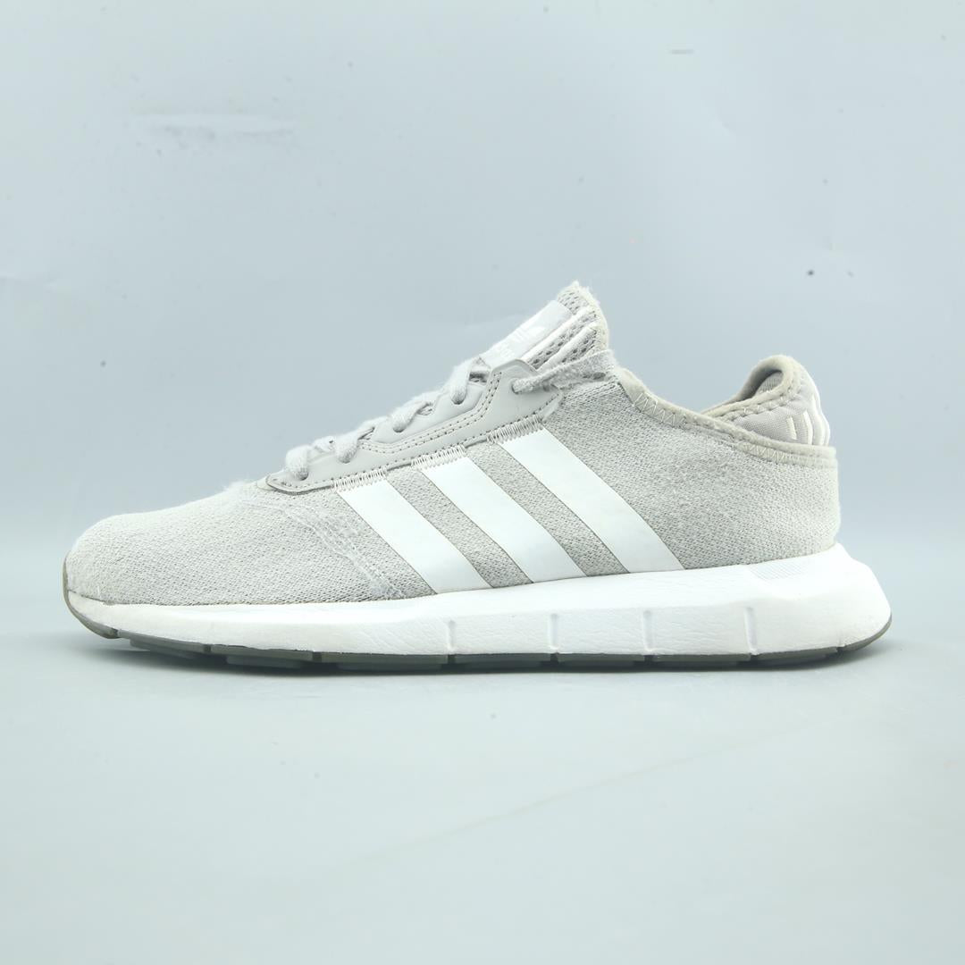 ADIDAS SWIFT RUN X