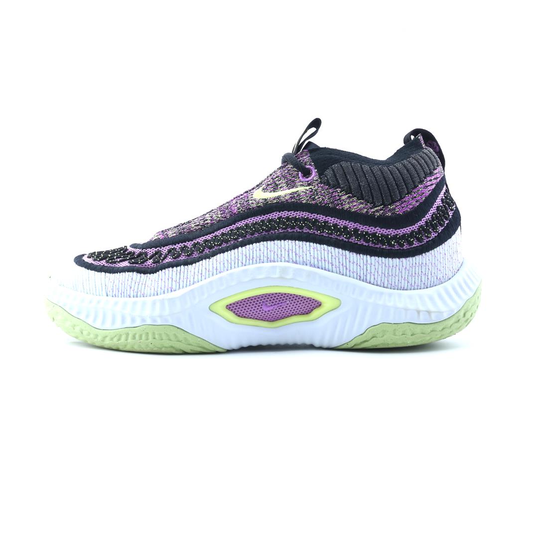 NIKE COSMIC UNITY 3