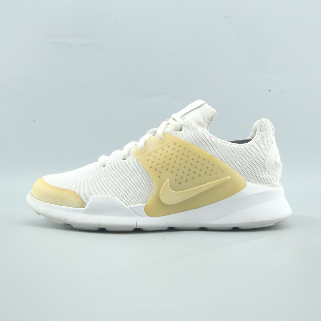 NIKE ARROWZ