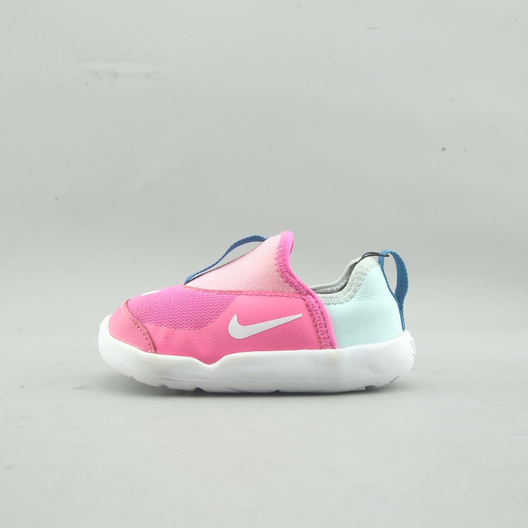 NIKE SWOOSH