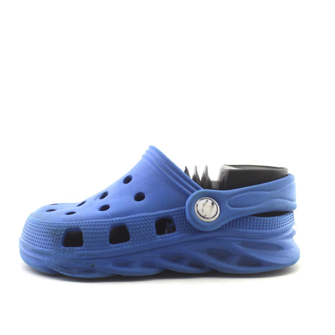CROCS .