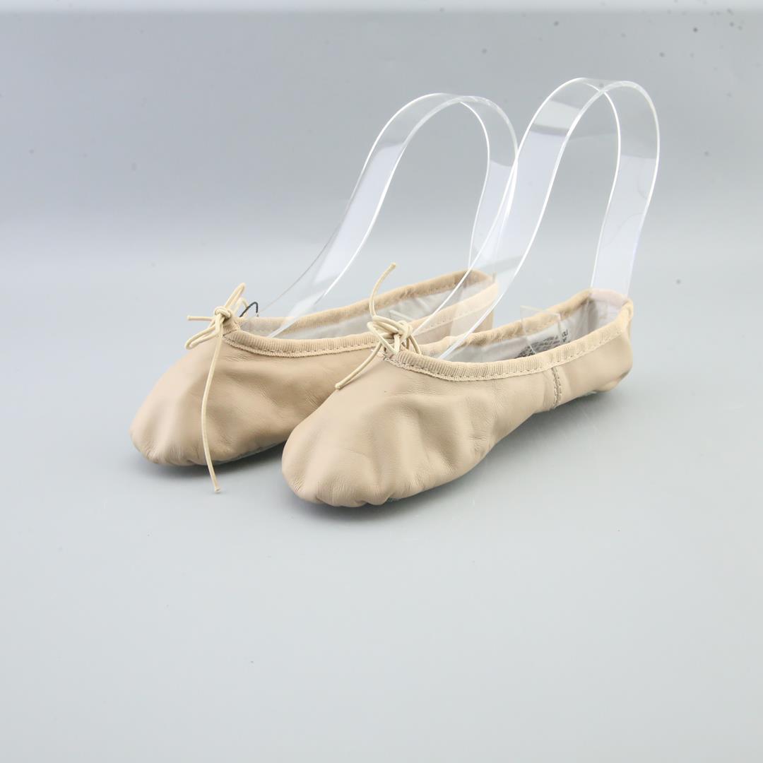 CAPEZIO .