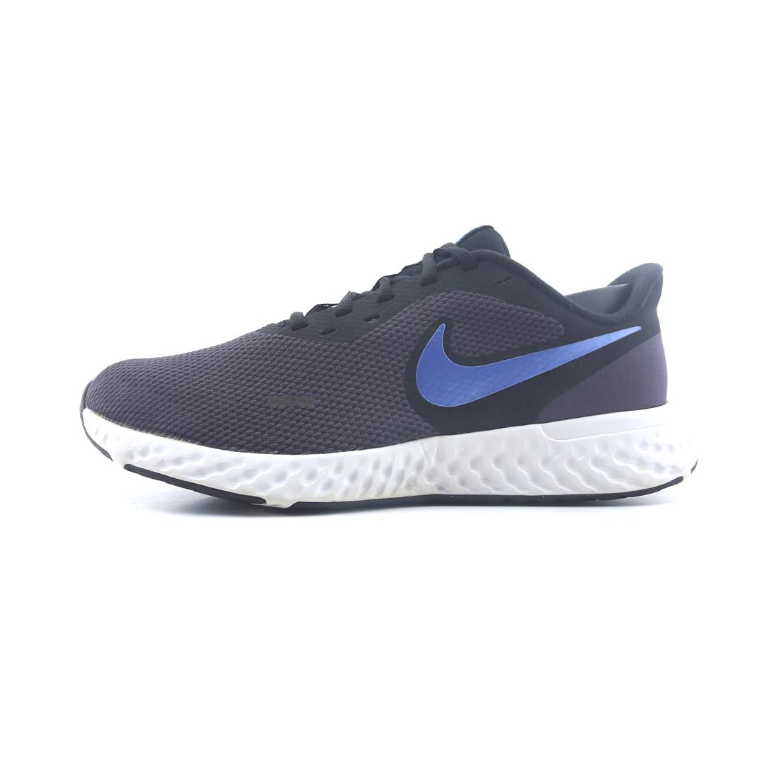 NIKE REVOLUTION 5