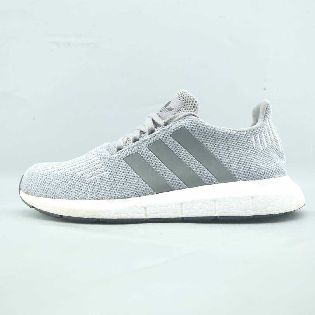ADIDAS SWIFT RUN