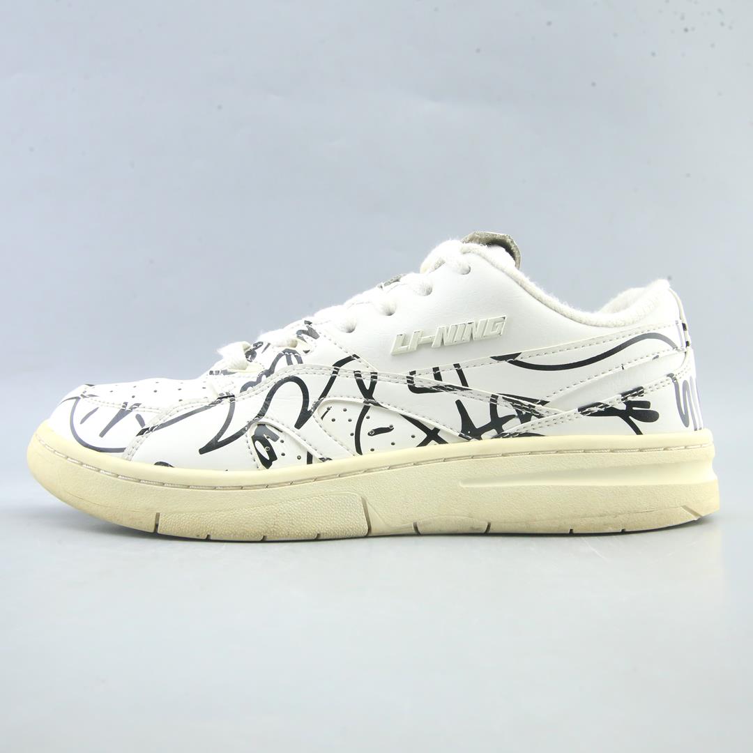 LI-NING .