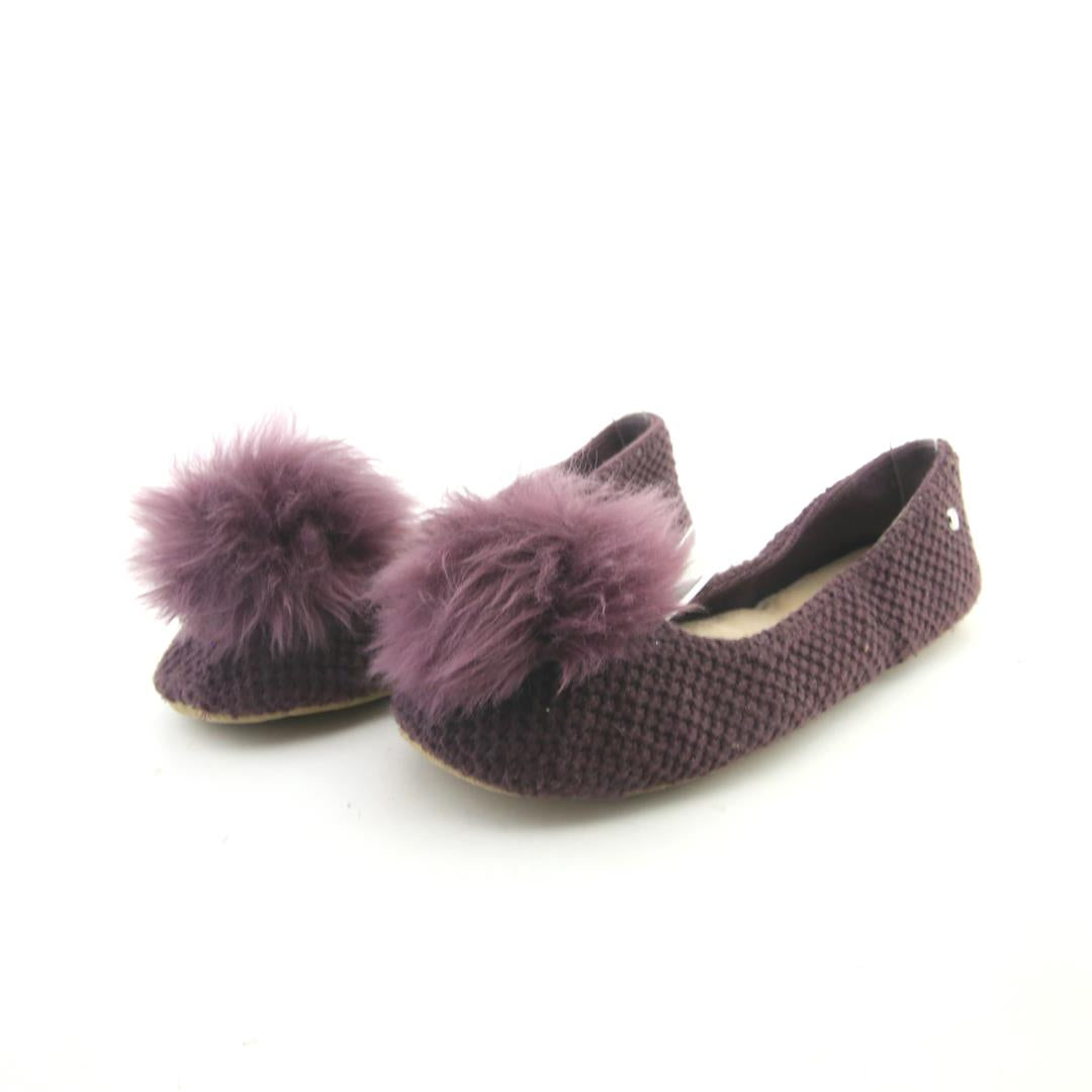 UGG .
