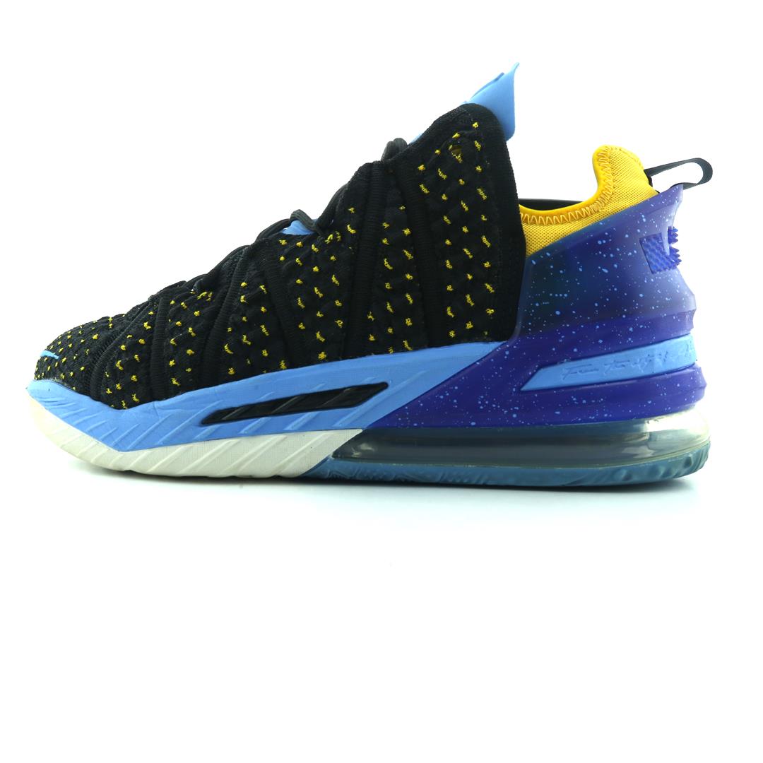 NIKE LEBRON 18