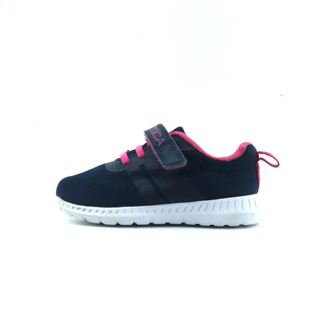 NAUTICA .