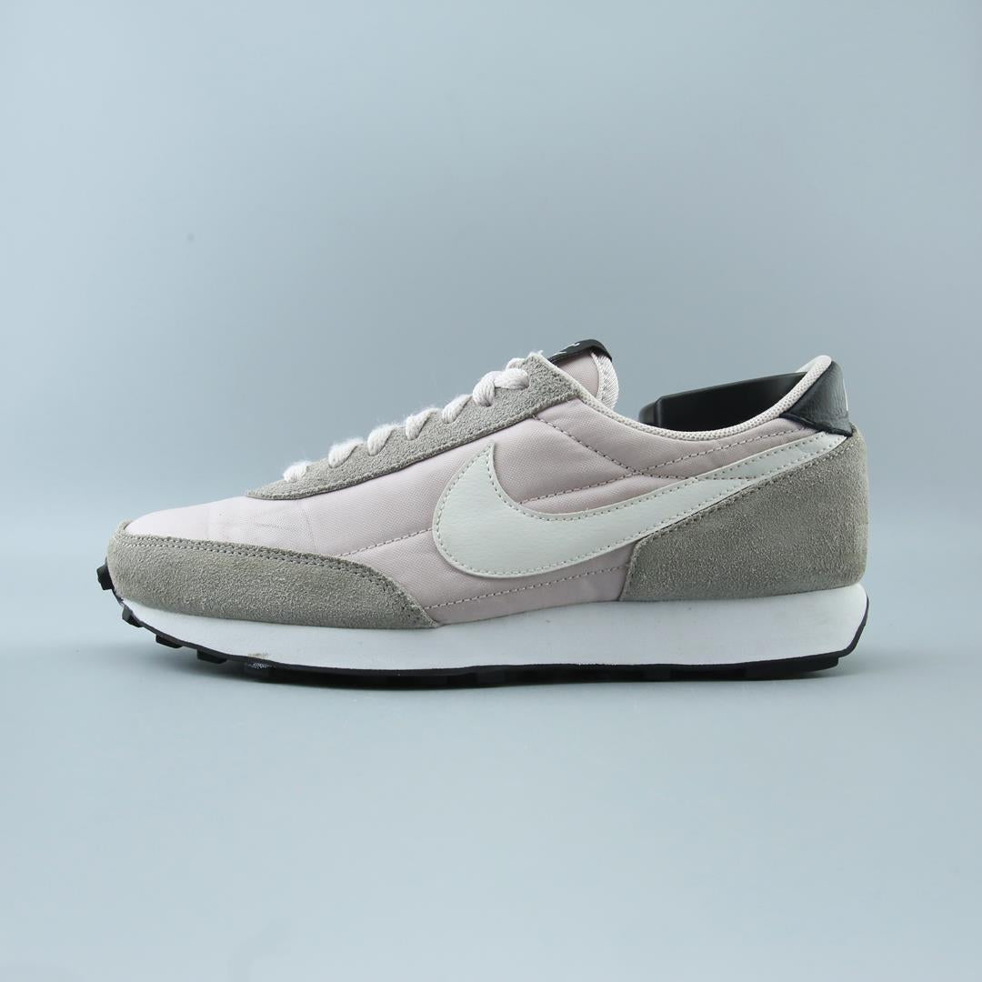 NIKE DAYBREAK BARELY ROSE