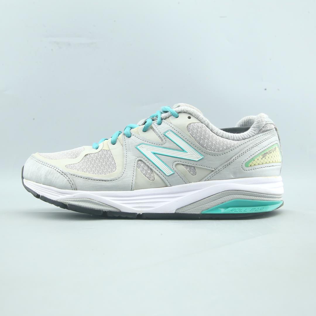 NEW BALANCE 1540V2