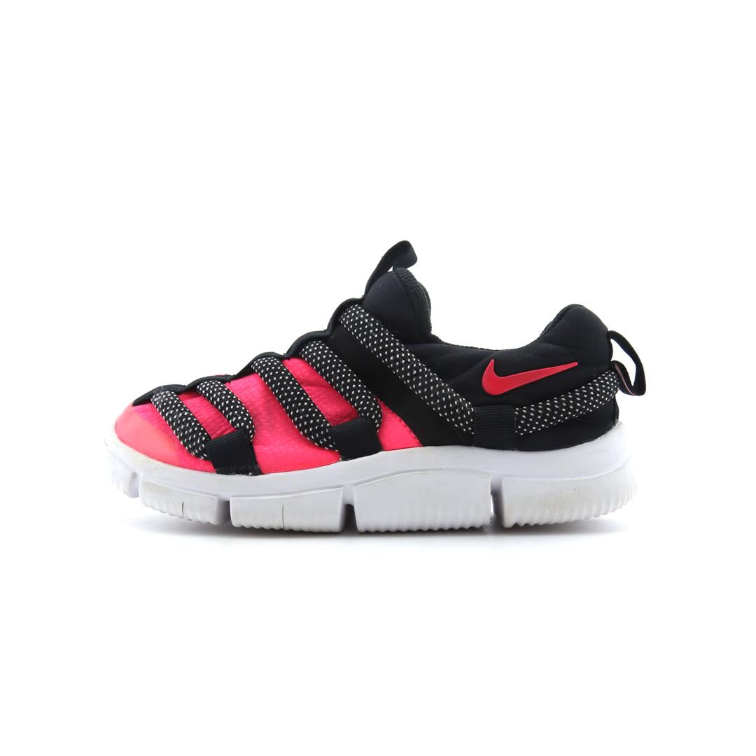 NIKE NOVICE