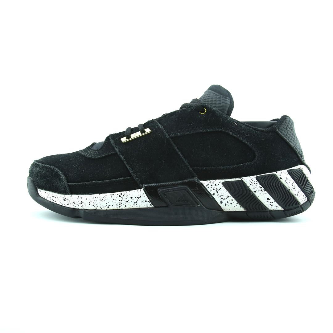 ADIDAS REGULATE