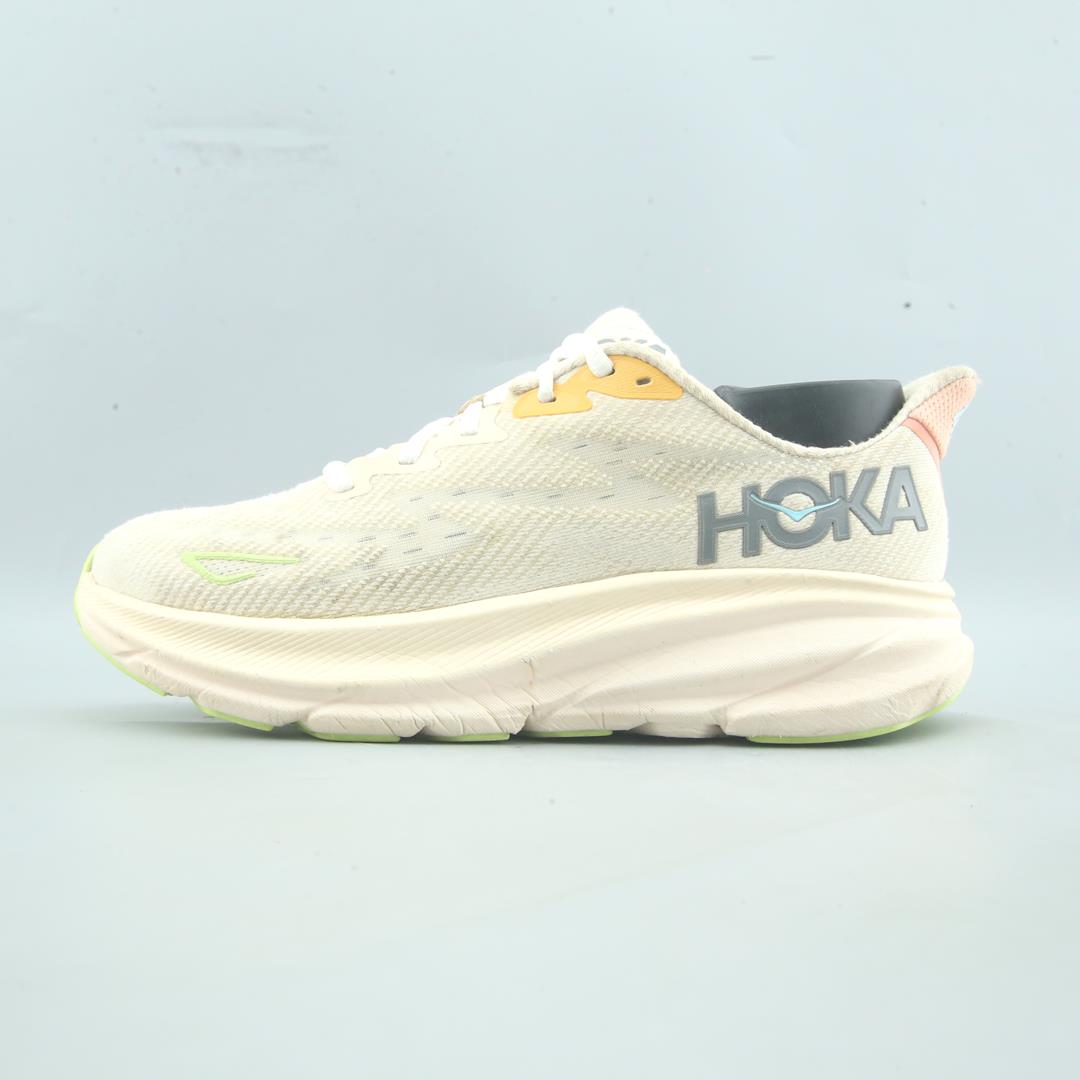 HOKA ONE ONE CLIFTON 9