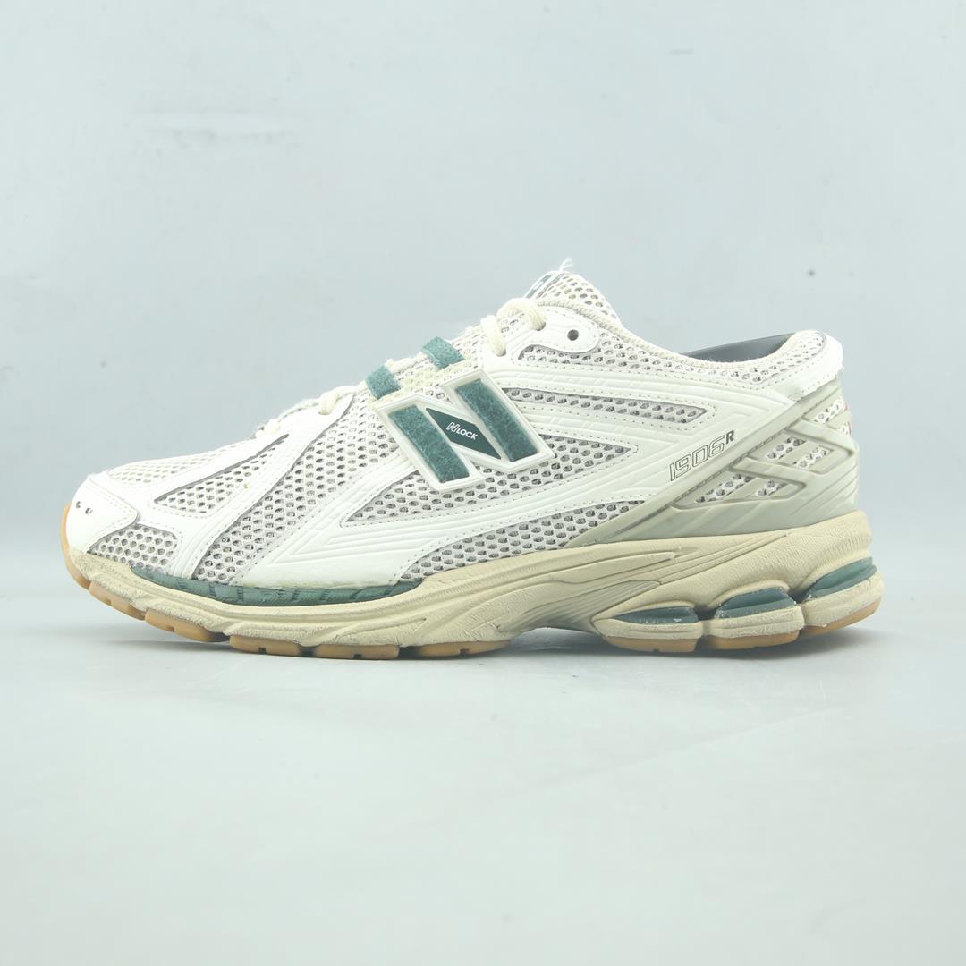 NEW BALANCE 1906R