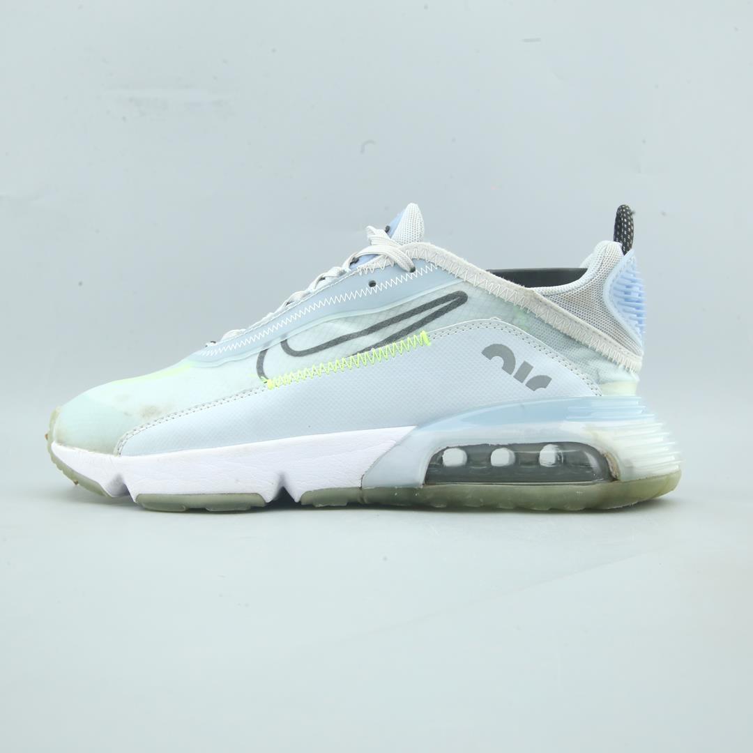 NIKE AIR MAX 2090