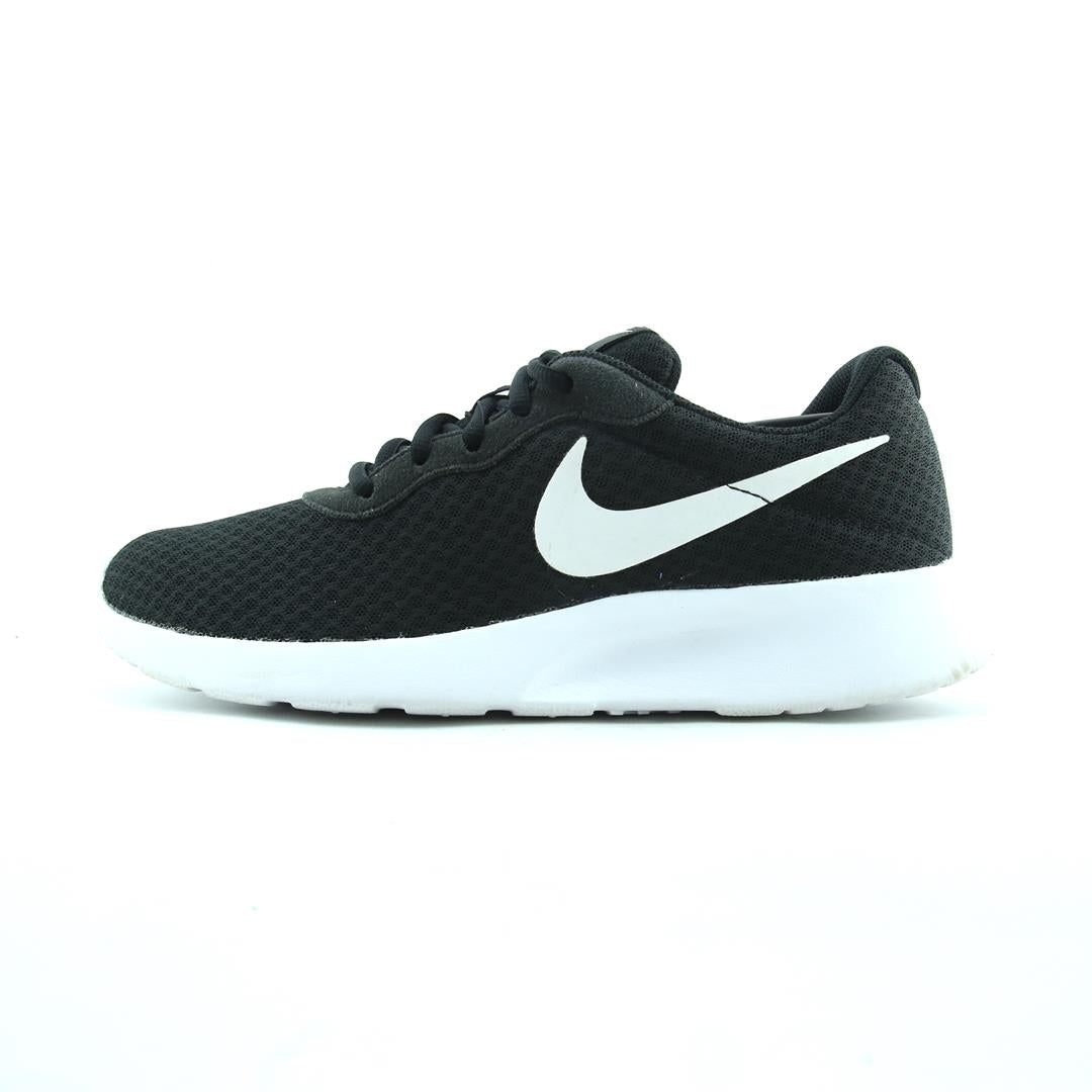 NIKE TANJUN