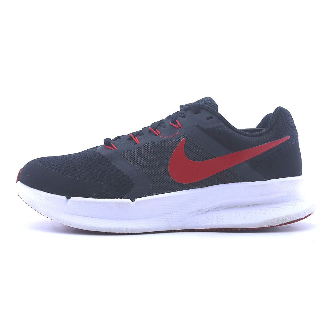 NIKE SWIFT 3