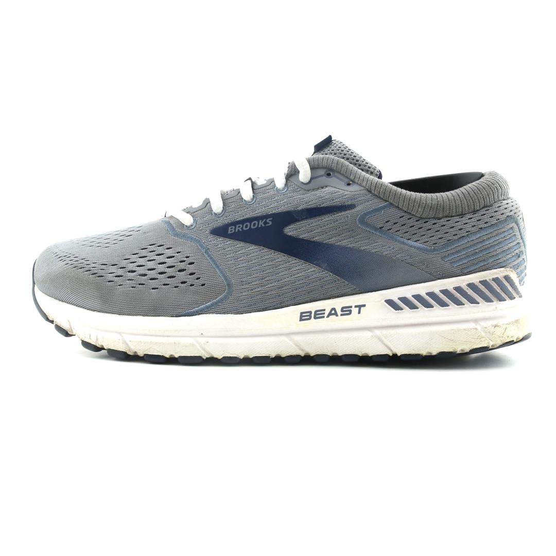 BROOKS BEAST 20