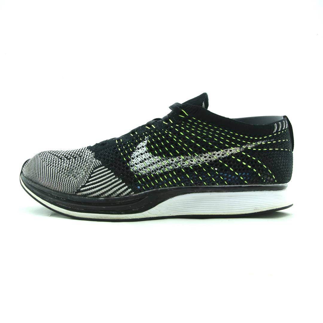 NIKE FLYKNIT RACER
