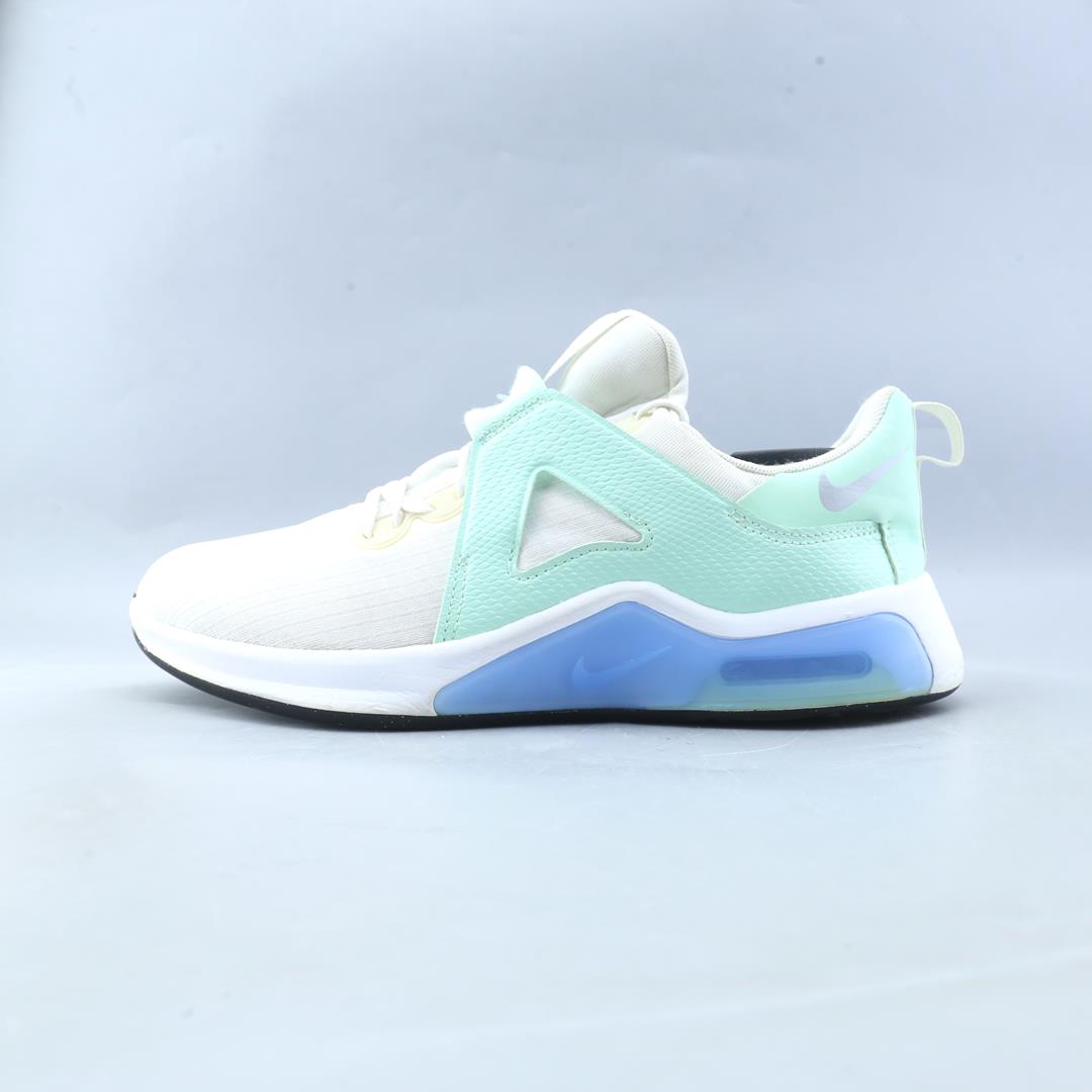 NIKE AIR MAX BELLA TR 5