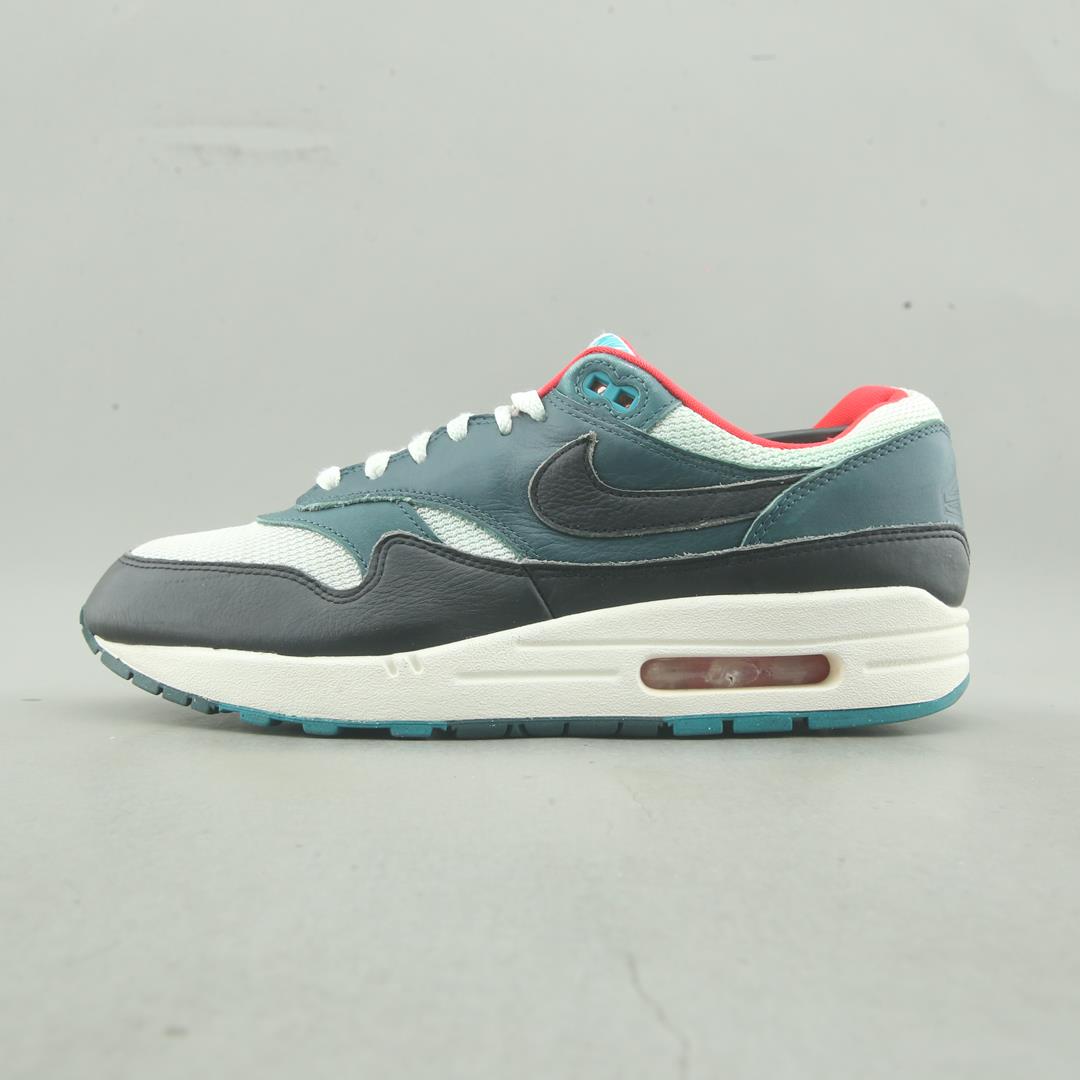 NIKE AIR MAX 1