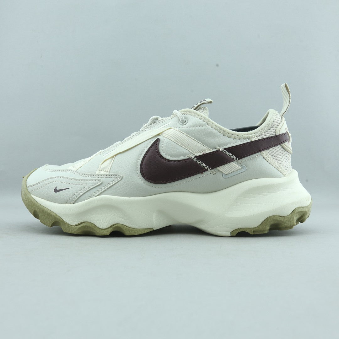 NIKE TC 7900