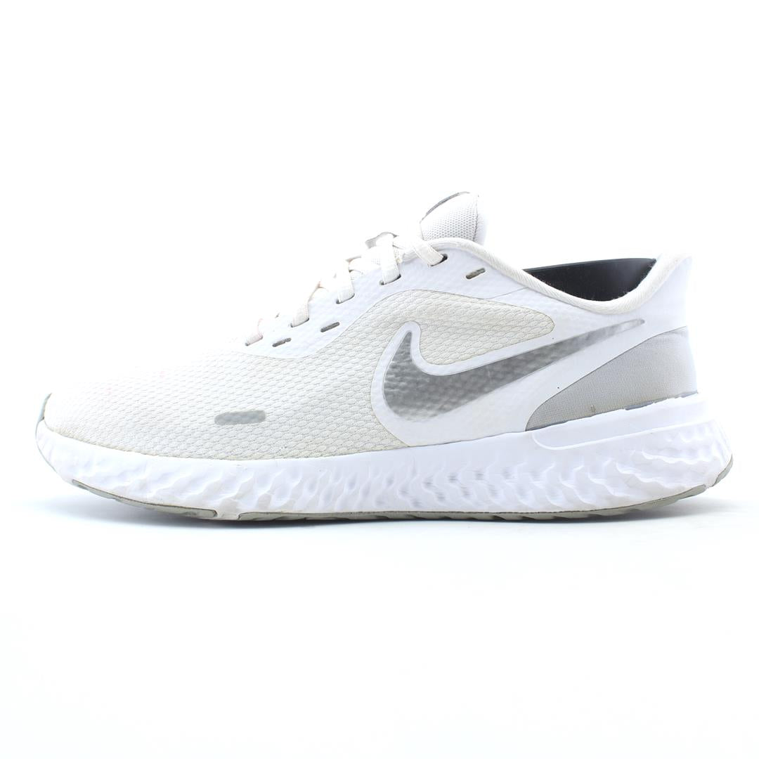 NIKE REVOLUTION 5