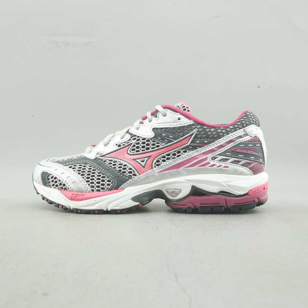 MIZUNO WAVE ULTIMA 3