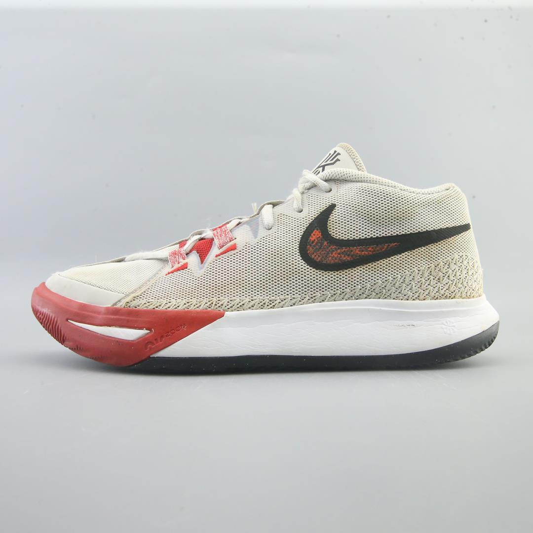 NIKE KYRIE FLYTRAP 6