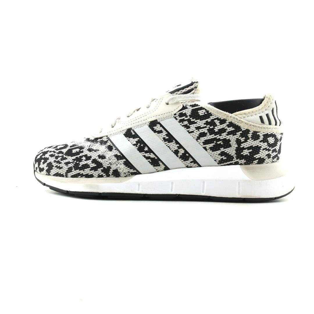 ADIDAS SWIFT RUN X