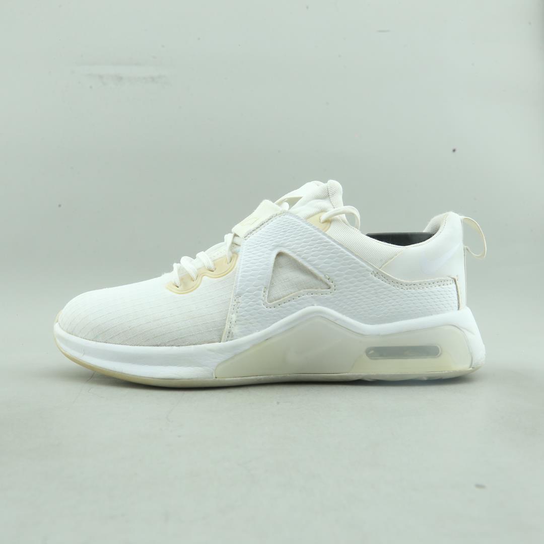 NIKE AIR MAX BELLA TR 5