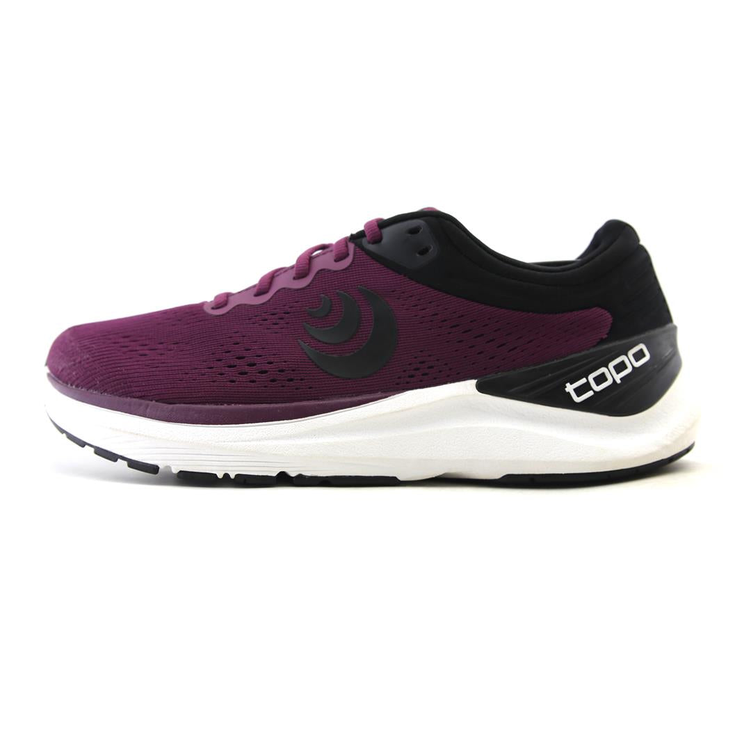 TOPO ATHLETIC ULTRAFLY 4