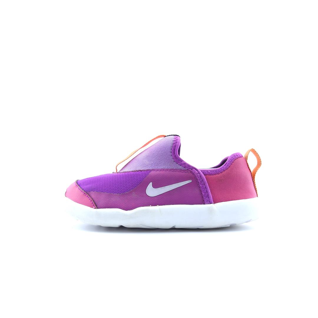 NIKE LIL' SWOOSH