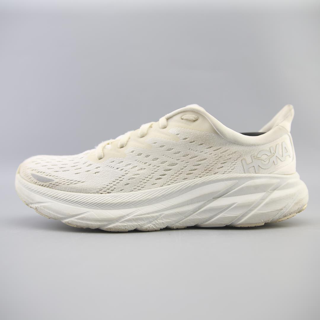 HOKA ONE ONE CLIFTON 8
